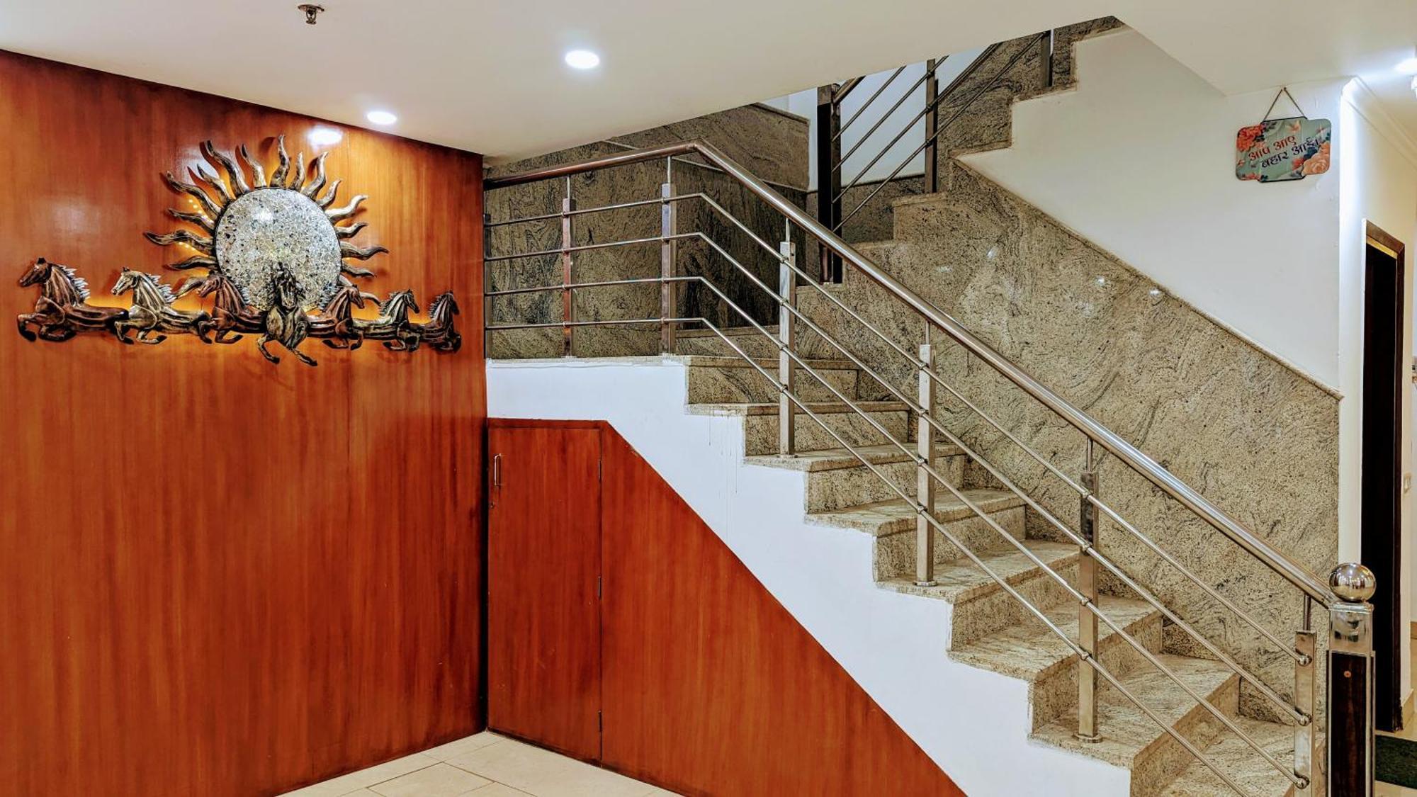 Hotel Moon Taj Near Yashobhoomi Convention Centre Delhi  Esterno foto
