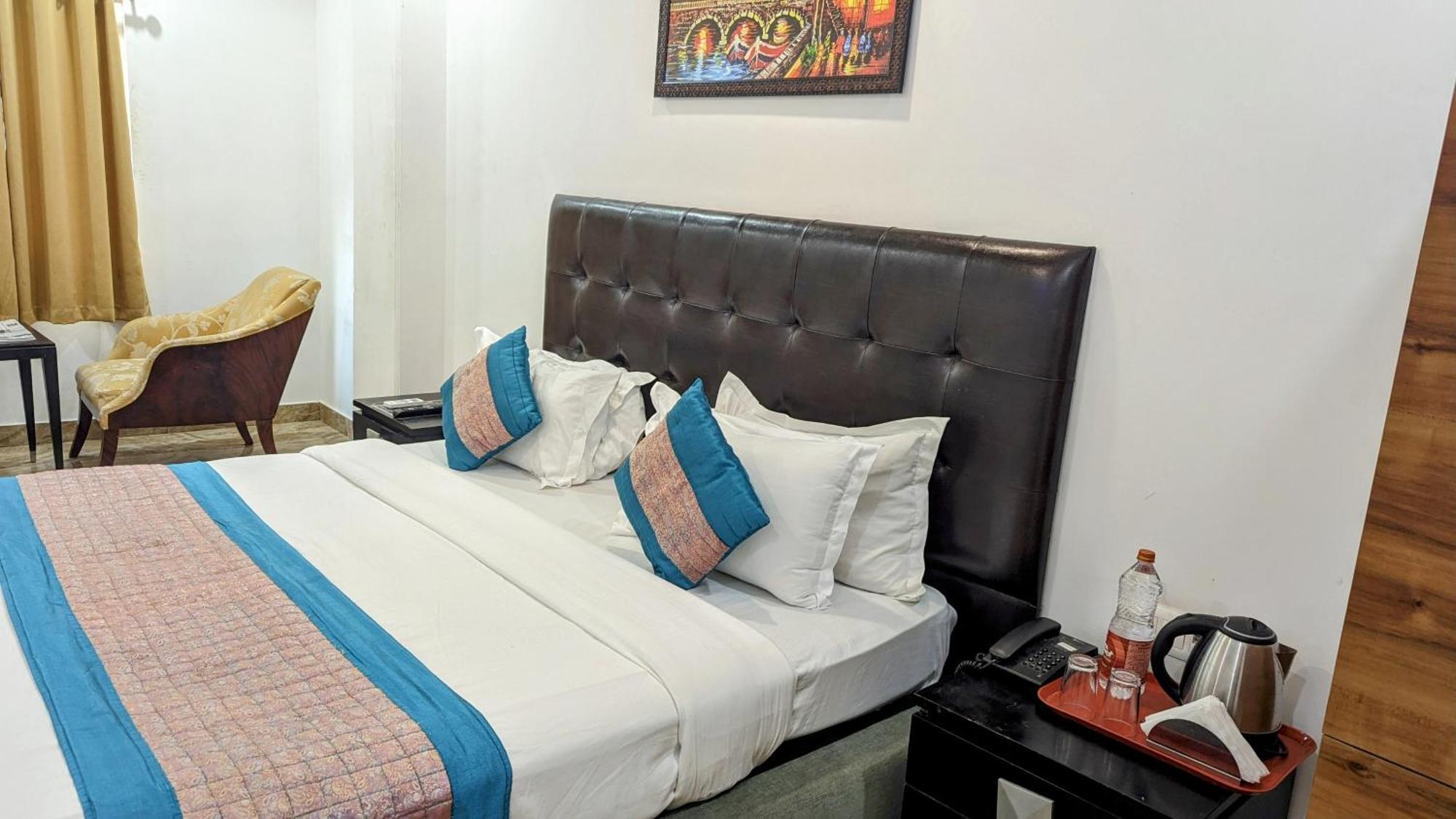 Hotel Moon Taj Near Yashobhoomi Convention Centre Delhi  Esterno foto