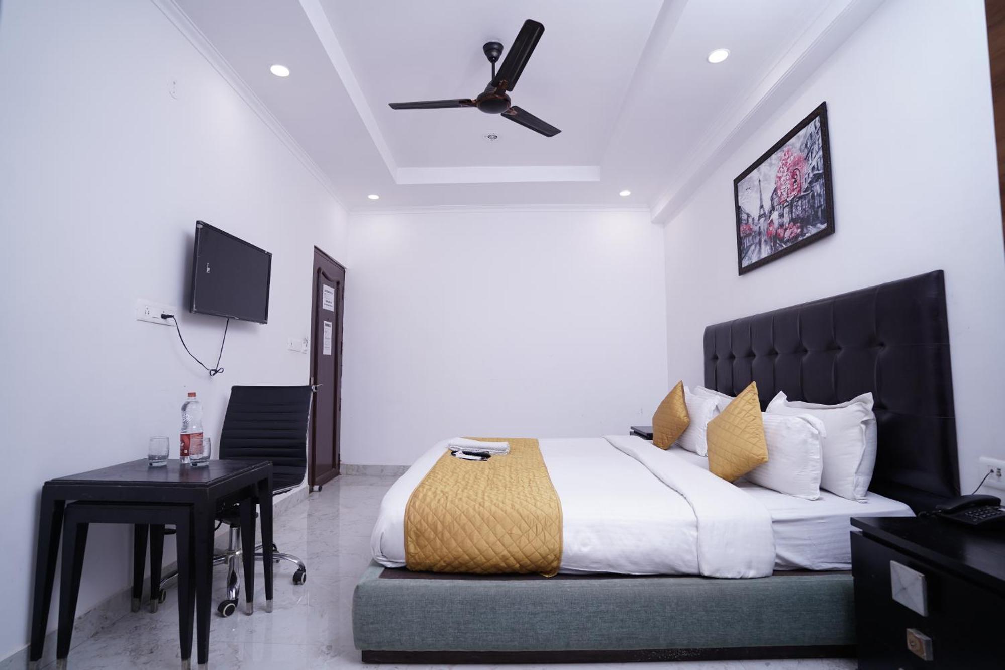 Hotel Moon Taj Near Yashobhoomi Convention Centre Delhi  Esterno foto
