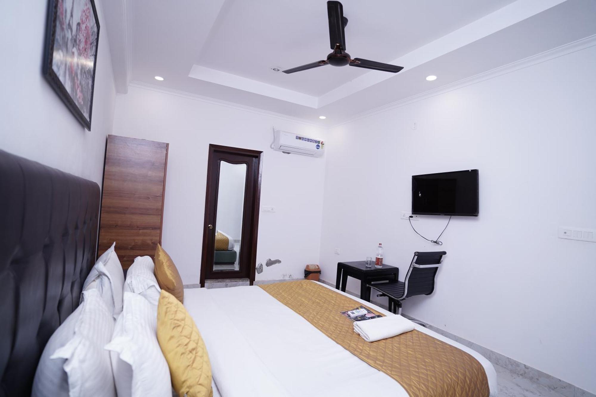 Hotel Moon Taj Near Yashobhoomi Convention Centre Delhi  Esterno foto